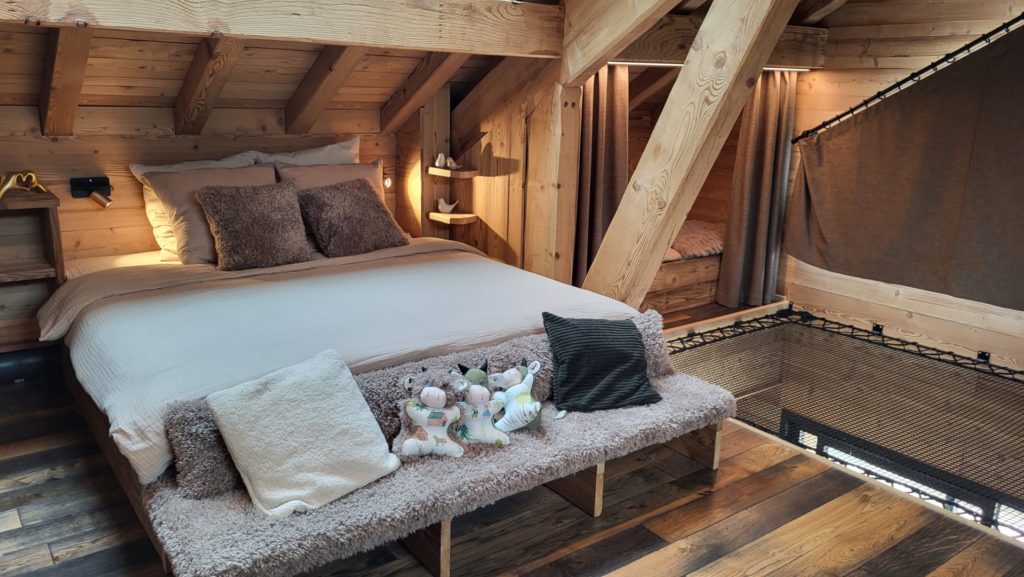 LIT 180x200 MEZZANINE et CABANE AU DESSUS DU FILET DE LECTURE