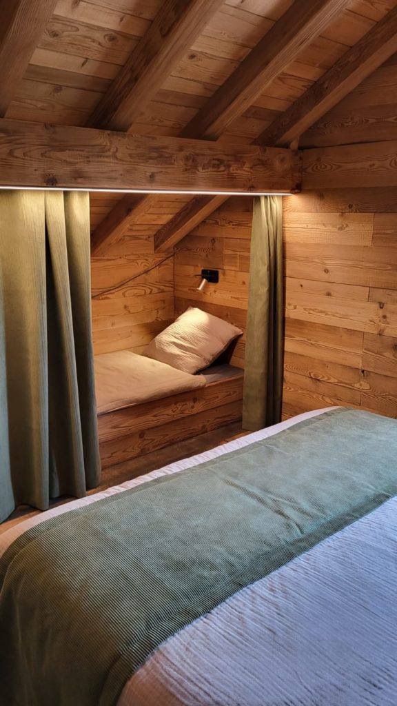 VUE ENSEMBLE CHAMBRE VERTE